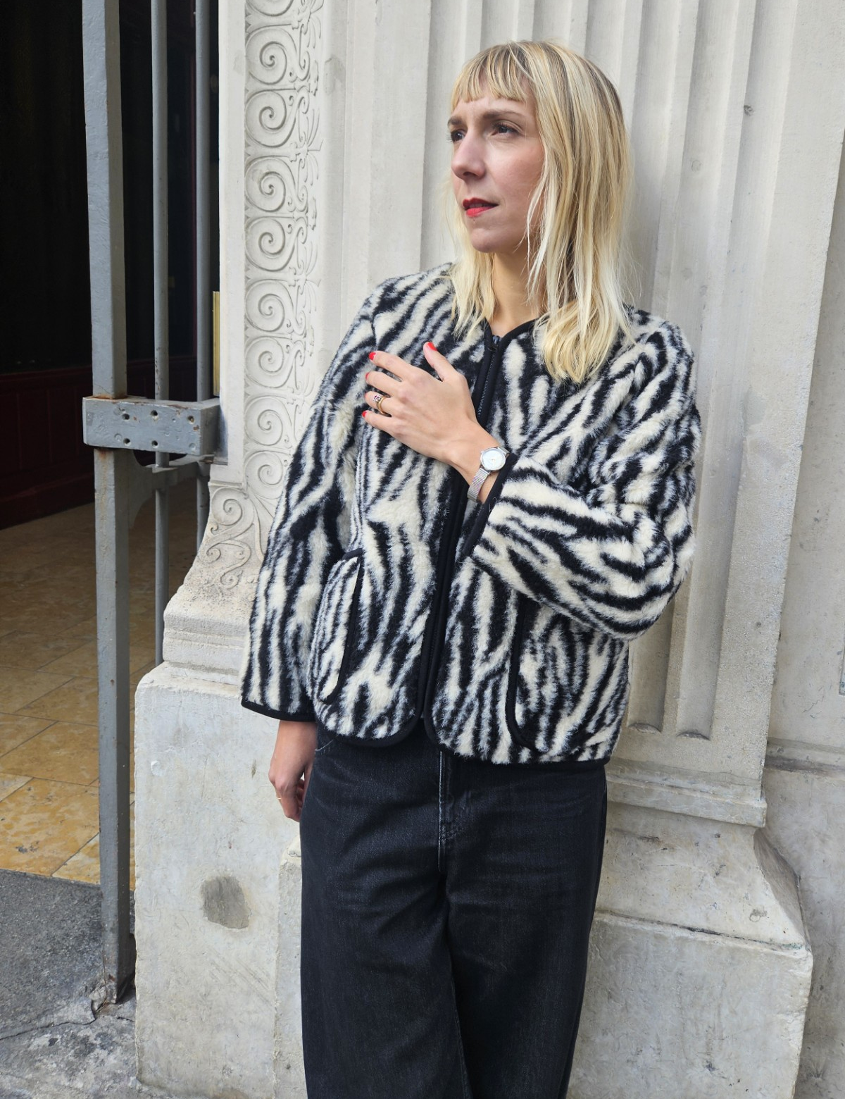 CHEZ MAMAN LA BILLIE SILVER