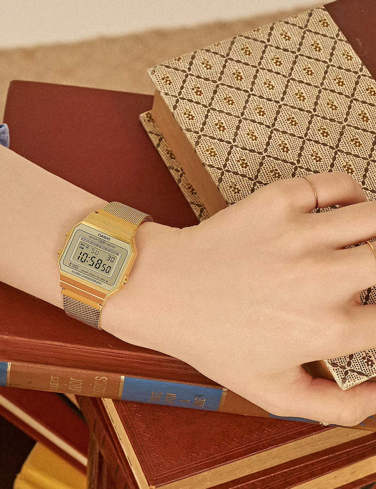 CASIO A700WEMG-9AEF GOLD MILANESE