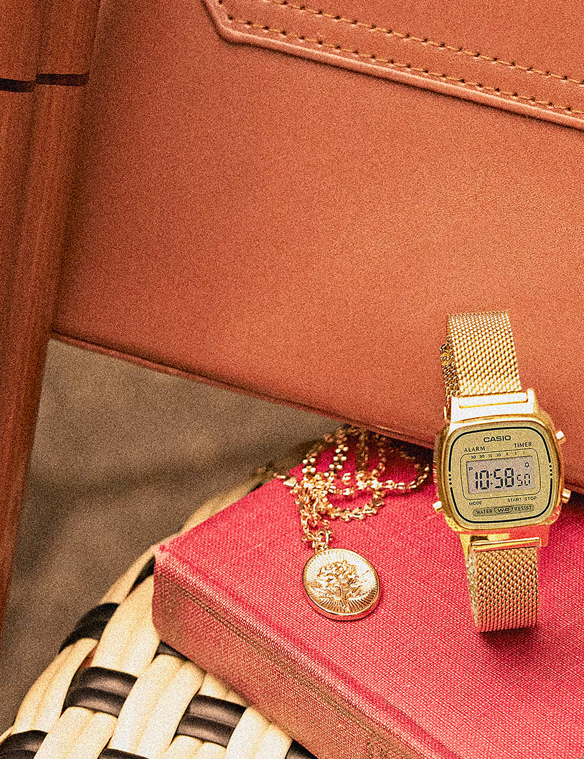 CASIO LA670WEMY-9EF GOLD MILANESE