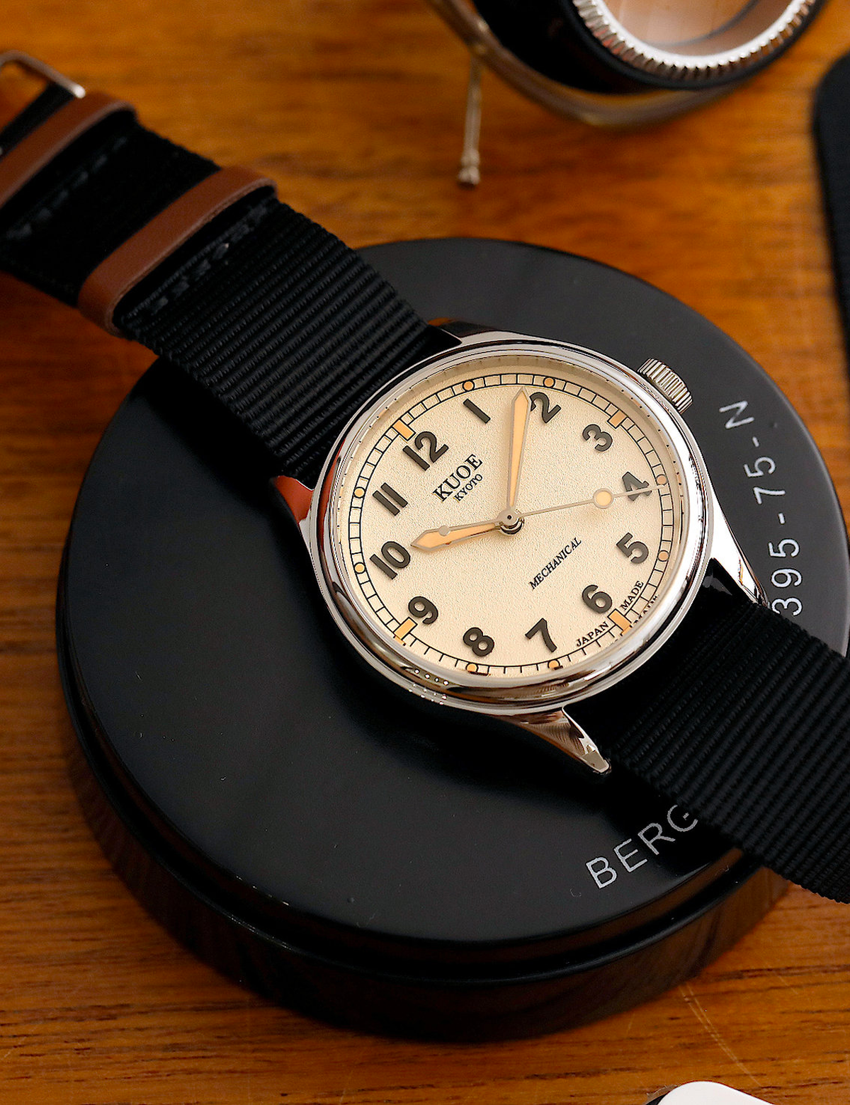 KUOE OLD SMITH 90-002 LARGE 38MM IVORY  NO-DATE AUTOMATIC SUPER-LUMINOVA