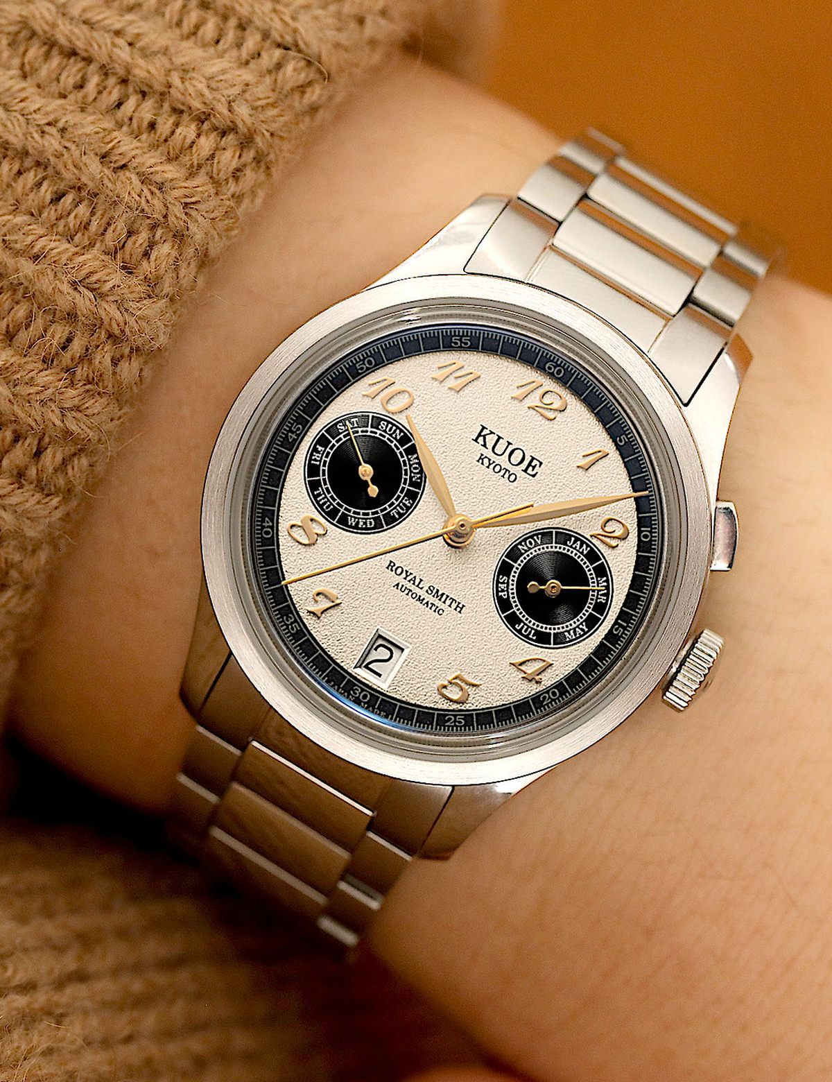 KUOE ROYAL SMITH 90-010 PANDA X GRAINY FINISH DIAL / FLAT LINK STRAP / EXHIBITION CASEBACK