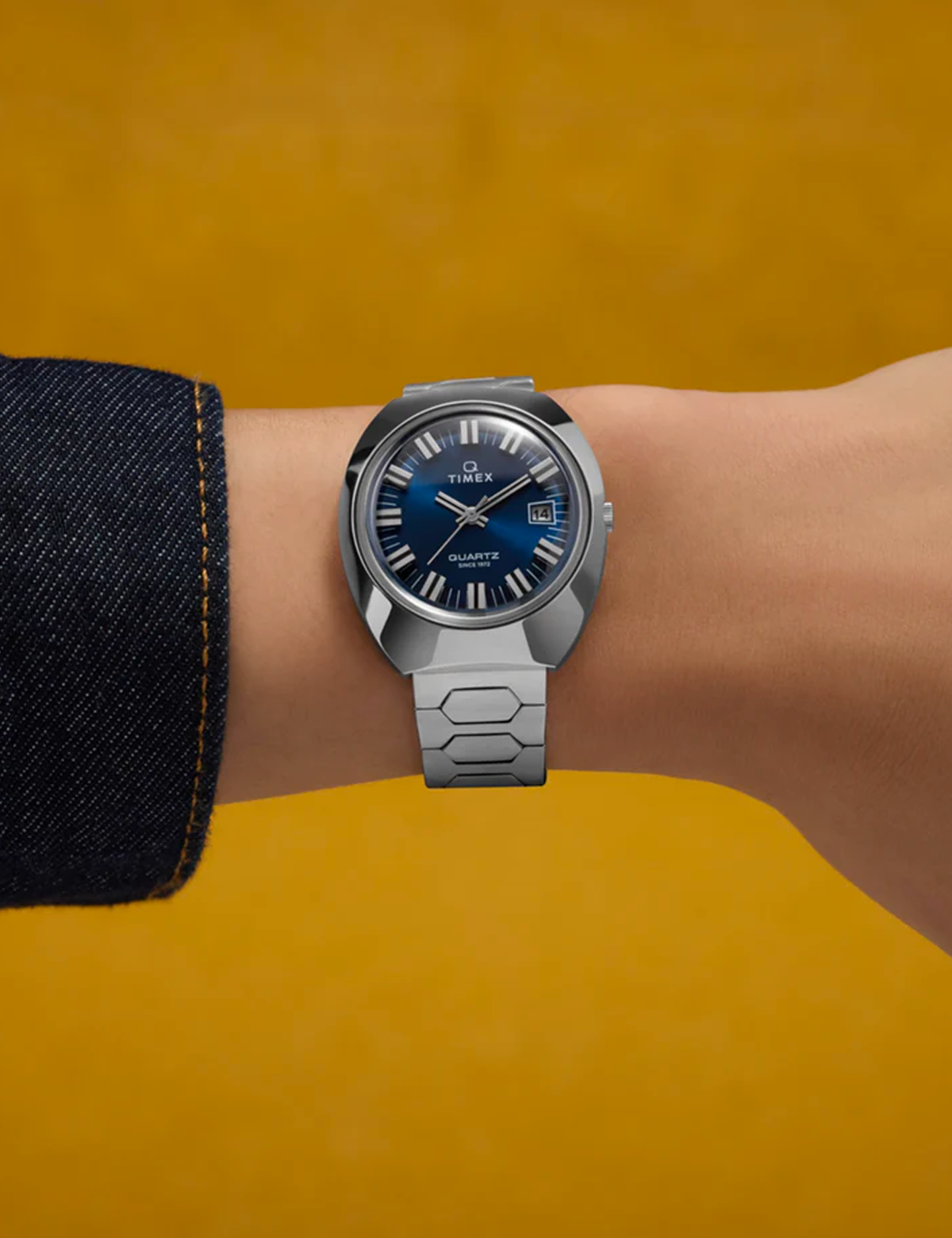 TIMEX Q 1972 TIME MACHINE REISSUE TW2Y331