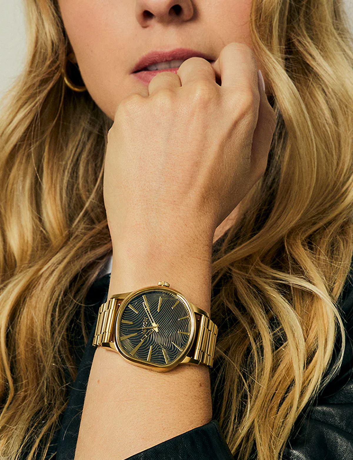 NIXON SENTRY WOBBLE 4TH DIM GOLD BLACK