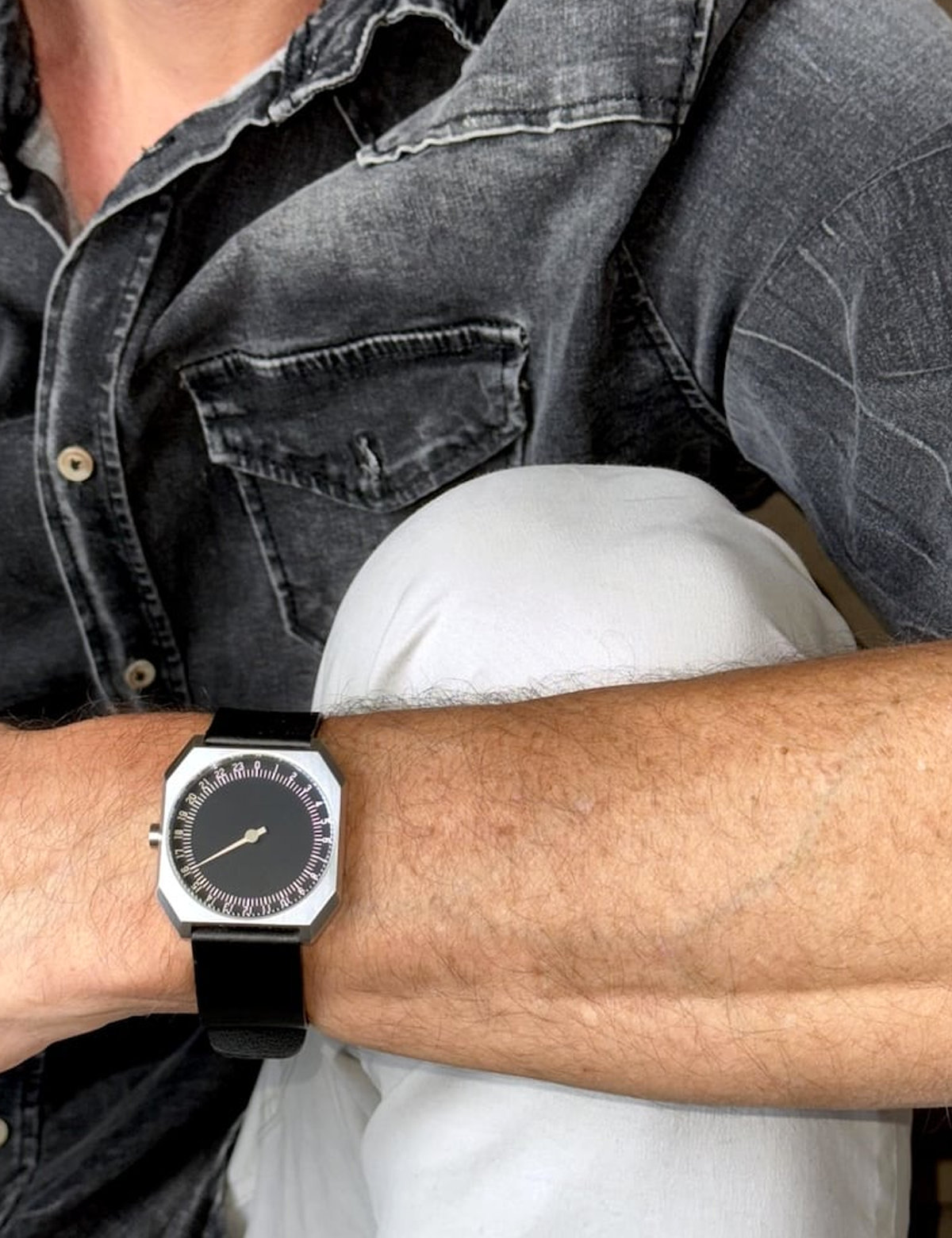 SLOW JO 06 / BLACK LEATHER SILVER CASE