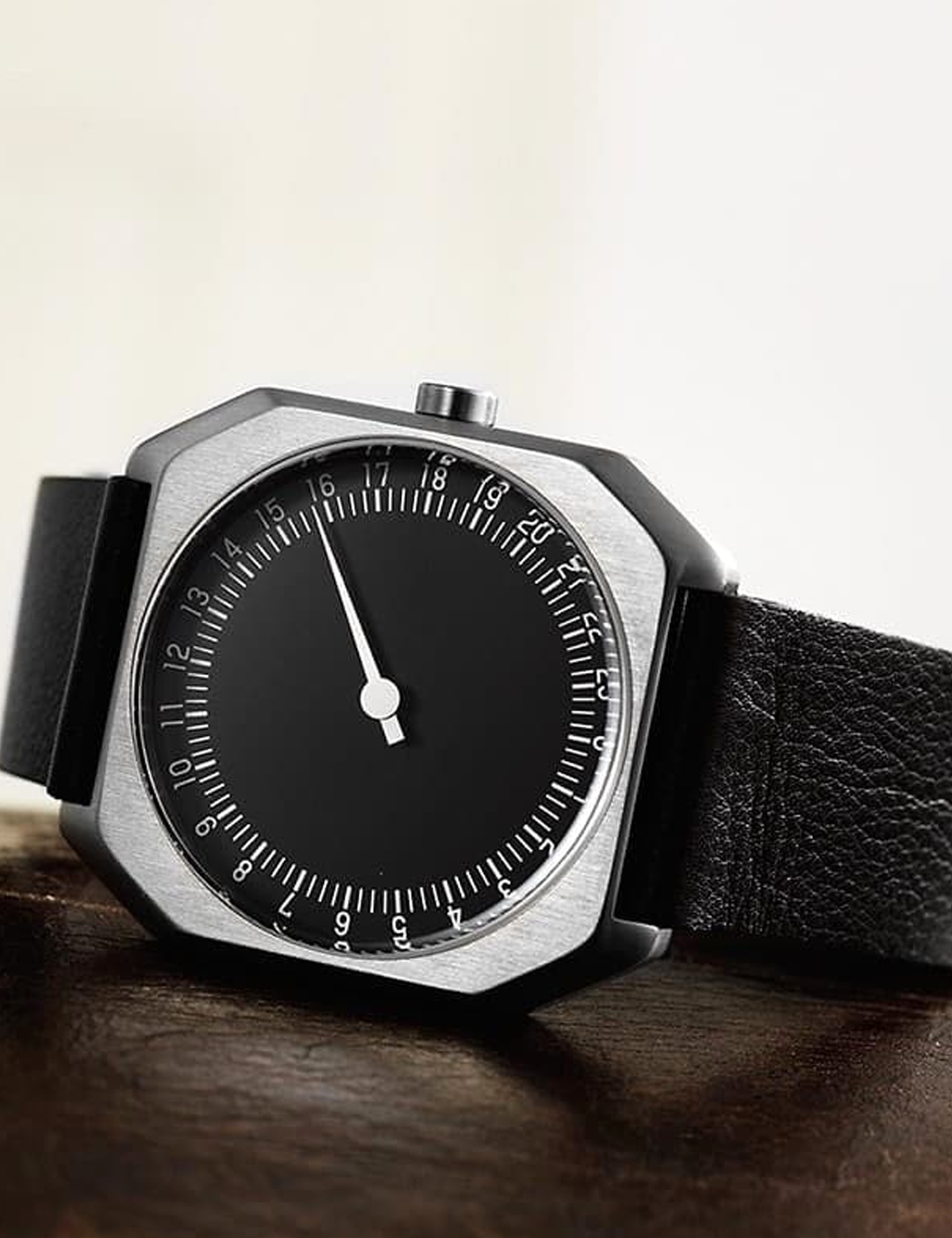 SLOW JO 06 / BLACK LEATHER SILVER CASE
